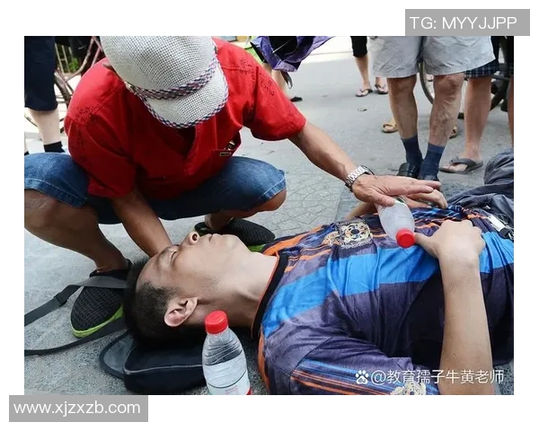 足球明星意外掏裤兜瞬间引发热议网友纷纷猜测背后故事揭秘